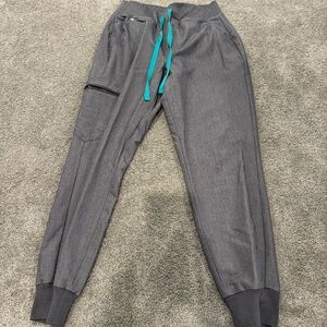 FIGS Grey Scrub Pants Joggers (small)